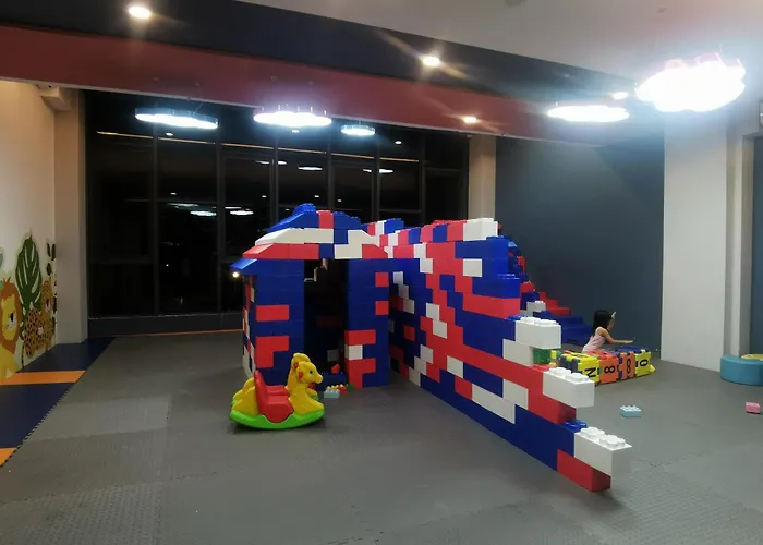 K Avenue Family Room B09 Near Airport By Gc